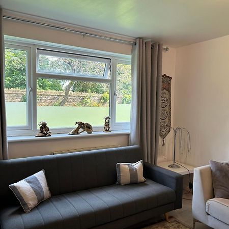 One Bedroom Flat In Chiswick W4 London Kültér fotó