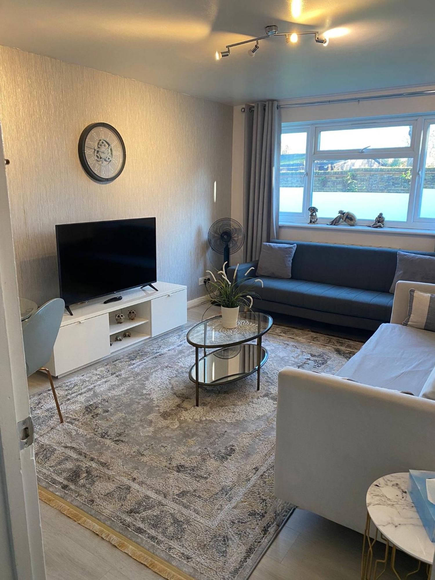 One Bedroom Flat In Chiswick W4 London Kültér fotó