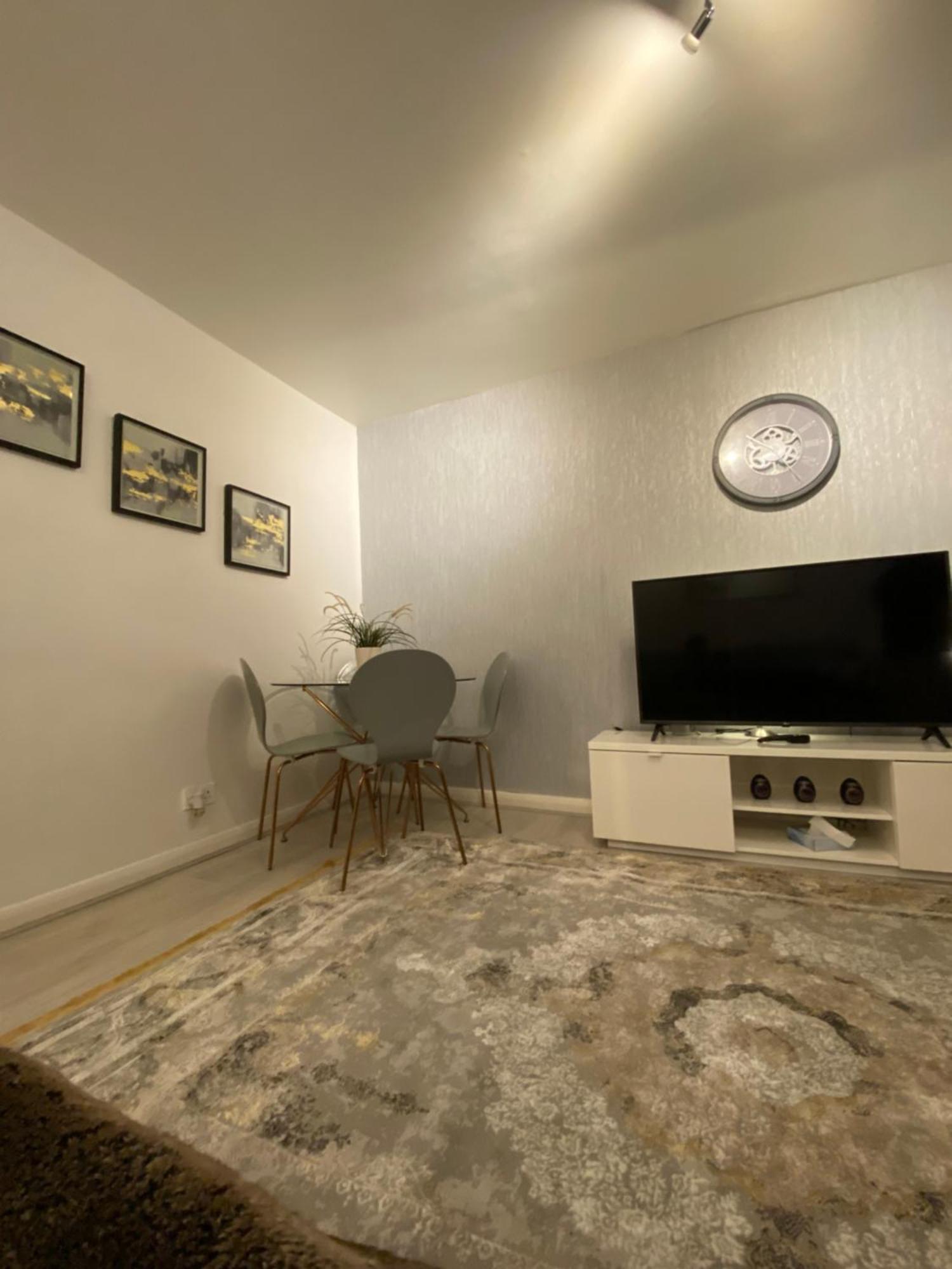 One Bedroom Flat In Chiswick W4 London Kültér fotó